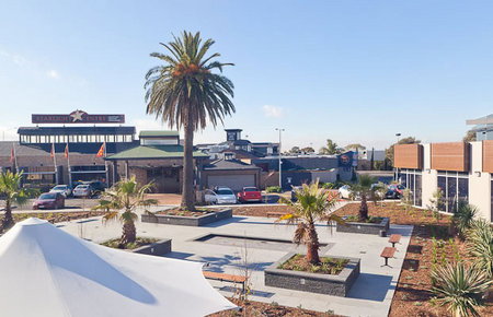 Taylors Lakes Hotel Motel - Accommodation Main Beach 0