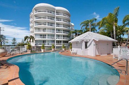 Atrium Resort - Accommodation Main Beach 1