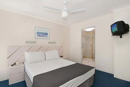 Atrium Resort - Accommodation Main Beach 3