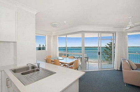 Atrium Resort - Accommodation Main Beach 4