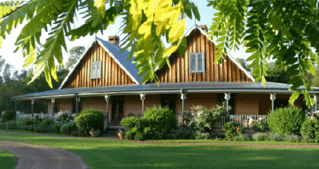 Carriages Country House - Accommodation Main Beach