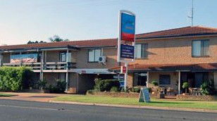 Nyngan NSW Accommodation Main Beach