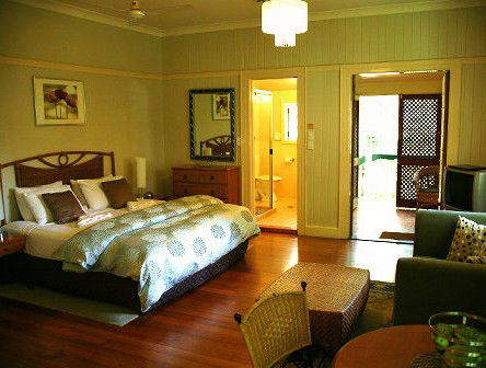 Teneriffe QLD Accommodation Main Beach