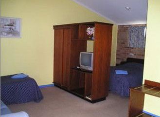 Rest Point Motel - Accommodation Main Beach 2