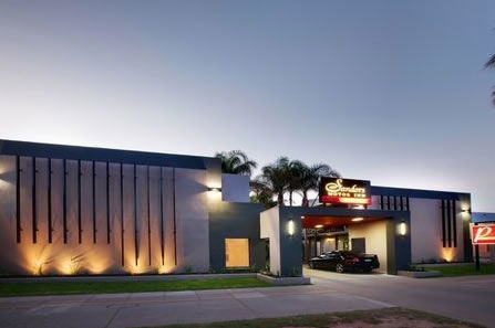 Sandors Motor Inn - Accommodation Main Beach 0