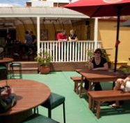 Jack Duggans Irish Pub - Accommodation Main Beach