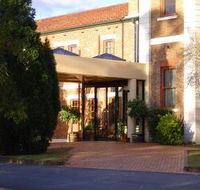 Monte Pio Motor Inn - Accommodation Main Beach