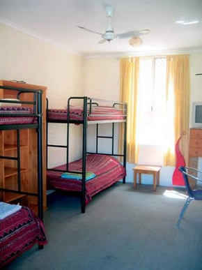 Billabong Gardens - Accommodation Main Beach 4