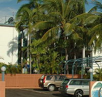 Coconut Grove Holiday Apartments - Accommodation Main Beach