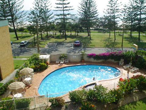 Cashelmara Beachfront Apartments - Accommodation Main Beach 1