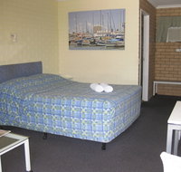 Twin Pines Motel - Accommodation Main Beach