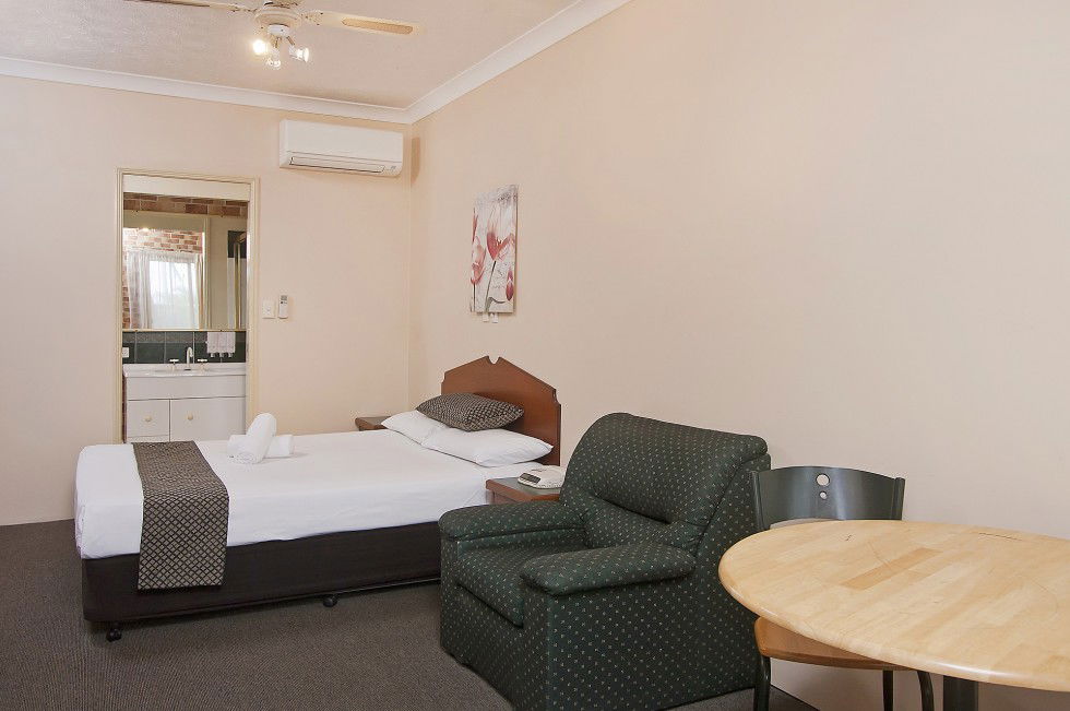 Clayfield QLD Accommodation Main Beach