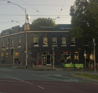 Bev amp Mick's Turf Club Hotel - Accommodation Main Beach