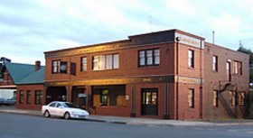 Kentish Hotel - Accommodation Main Beach 0