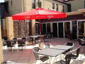 Crown Inn Hotel - Accommodation Main Beach 0