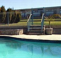 Oyster Court Motel And Holiday Units - Accommodation Main Beach