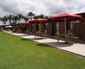 Fun N Sun Motel - Accommodation Main Beach 0