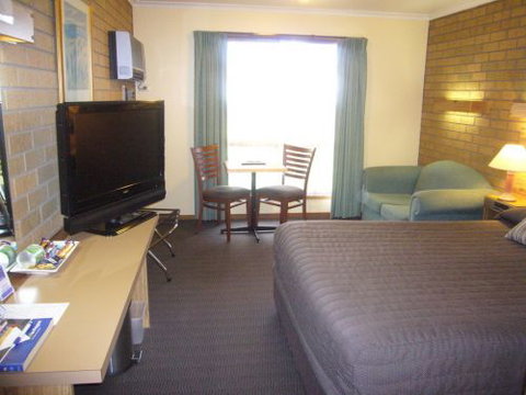 AAt 28 GOLDSMITH(Golden Chain Motel) - Accommodation Main Beach 2