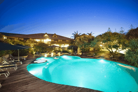 Beach Hotel Resort - Accommodation Main Beach