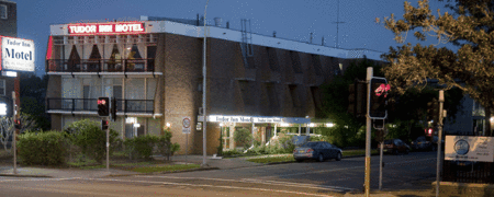 Tudor Inn Motel - Accommodation Main Beach