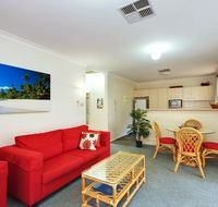 Beaches Serviced Apartments - Accommodation Main Beach
