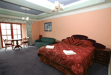 Hatchers Manor - Accommodation Main Beach