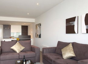 Apartments @ Docklands - Accommodation Main Beach 4