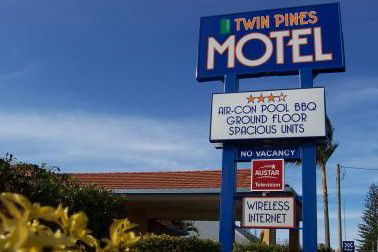 Twin Pines Motel - Accommodation Main Beach 3