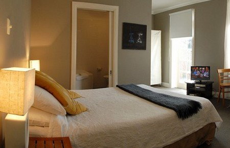 Athelstane House - Accommodation Main Beach 1