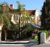 Captain Stirling Hotel - Accommodation Main Beach