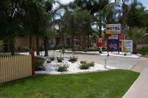 Sunraysia Motel And Holiday Apartments - Accommodation Main Beach 1