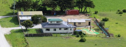 King Island Golf And Surf Accommodation - Accommodation Main Beach 0