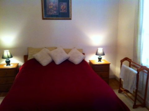 Cookes Cottage - Accommodation Main Beach 1