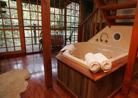 Arnica Views - Accommodation Main Beach 0