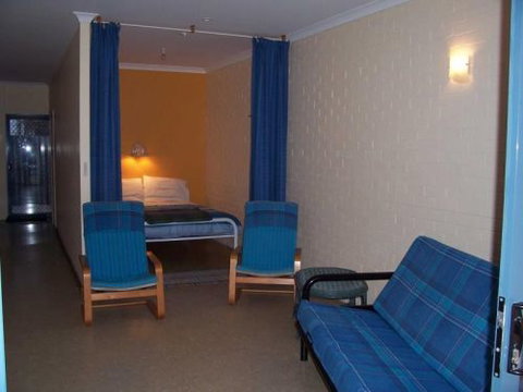 Windsurfer Beach Chalets - Accommodation Main Beach 2