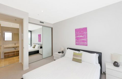 Astra Apartments Canberra - Accommodation Main Beach 0