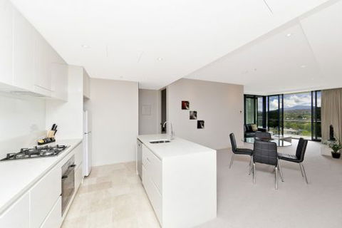 Astra Apartments Canberra - Accommodation Main Beach 3