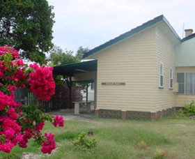 Beach House - Accommodation Main Beach 0