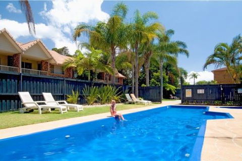 Ocean Spray Apartments - Accommodation Main Beach 1