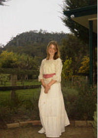 Hanging Rock Cottage - Accommodation Main Beach 0