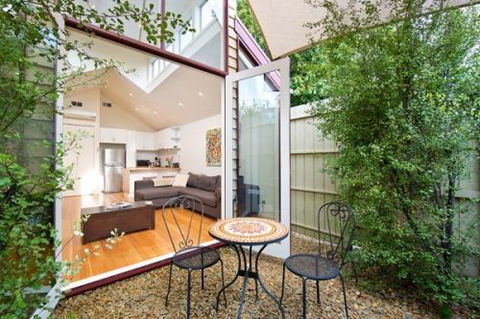 Port Melbourn Cottage - Stay Innercity - Accommodation Main Beach 3