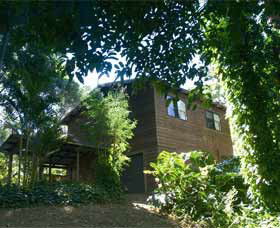 Annas Retreat - Accommodation Main Beach 0