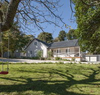 Sutton House - Accommodation Main Beach