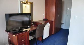 City Park Hotel - Accommodation Main Beach 1