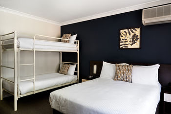 175 (formerly Wesley Lodge) - Accommodation Main Beach 3