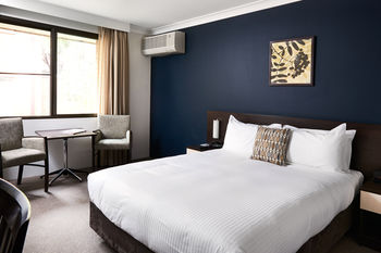 175 (formerly Wesley Lodge) - Accommodation Main Beach 4