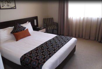 175 (formerly Wesley Lodge) - Accommodation Main Beach 14