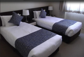 175 (formerly Wesley Lodge) - Accommodation Main Beach 16