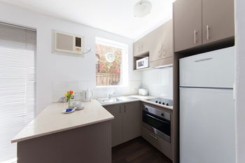 Easystay Apartments Raglan Street - Accommodation Main Beach 4