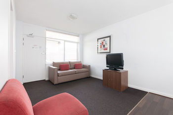 Easystay Apartments Raglan Street - Accommodation Main Beach 6